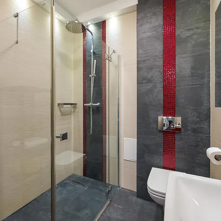 Elektoralna Charming By Bookinghost * Varsó