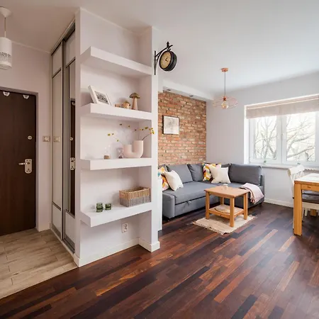 Elektoralna Charming By Bookinghost * Varşova